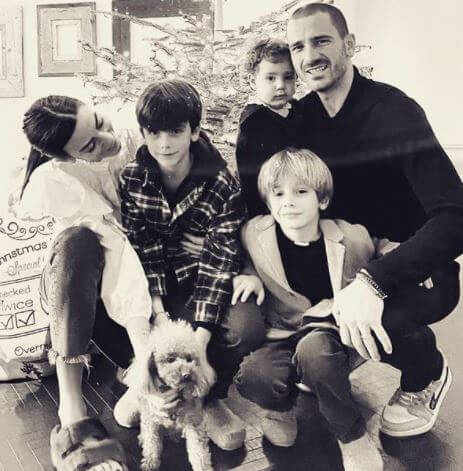 Lorenzo Bonucci with his siblings and parents Leonardo Bonucci and Martina Maccari.
